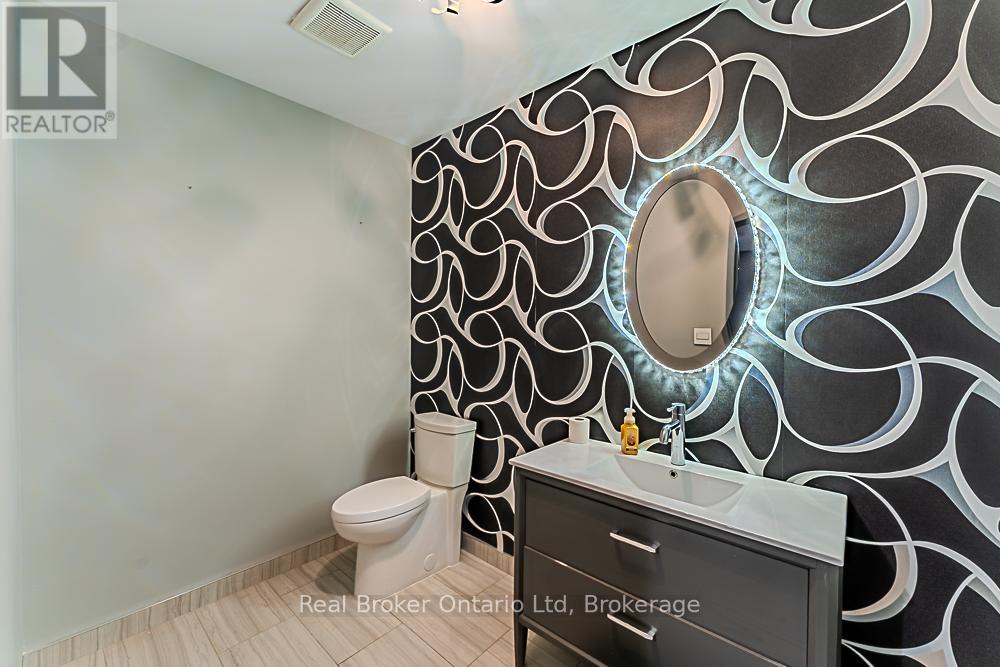 Photo 7 of 1 1525 16th Street E, Owen Sound ON