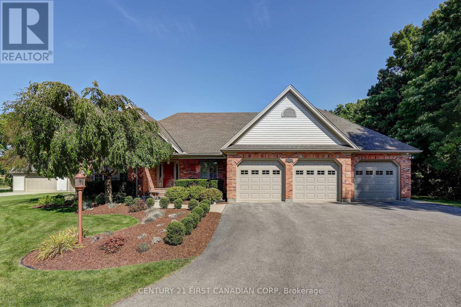 Photo 2 of 9430 Elviage Drive, London South ON