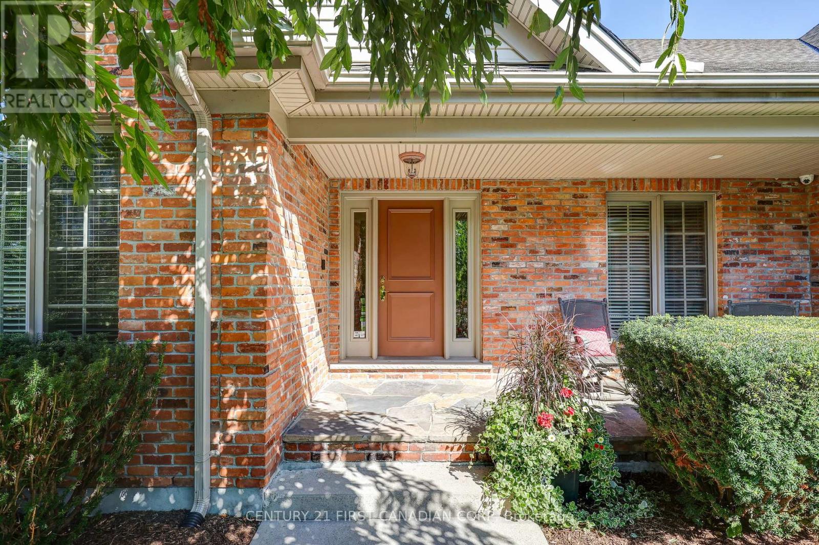 Photo 5 of 9430 Elviage Drive, London South ON