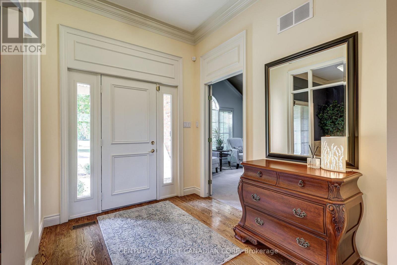 Photo 6 of 9430 Elviage Drive, London South ON