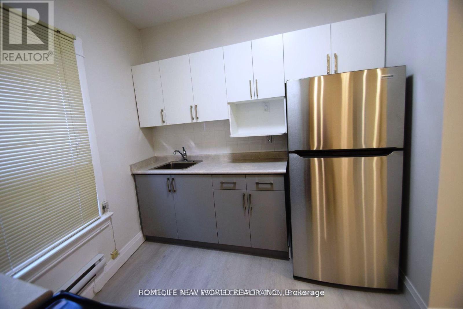 Photo 3 of 2 B 2218 Dundas Street W, Toronto ON