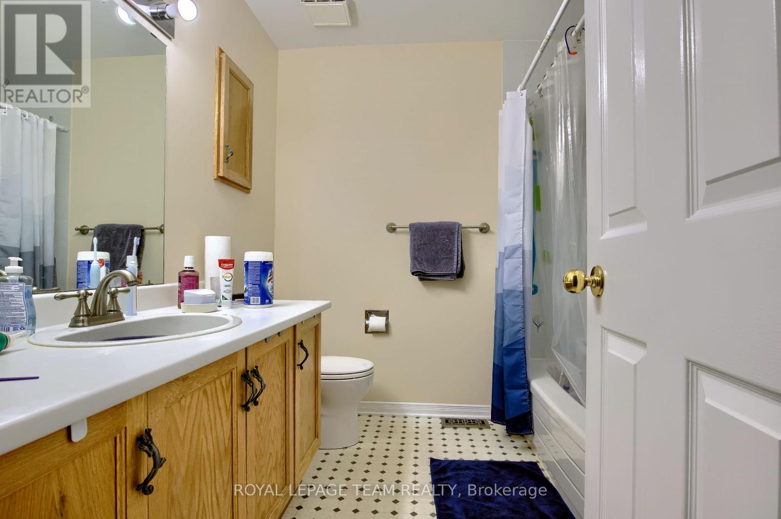 Photo 10 of 55 Mcgibbon Drive, Ottawa ON