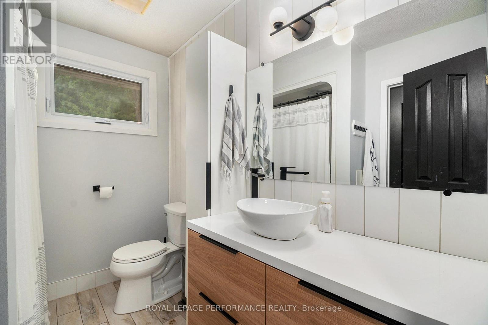 Photo 20 of 934 Galaxie Avenue, Ottawa ON