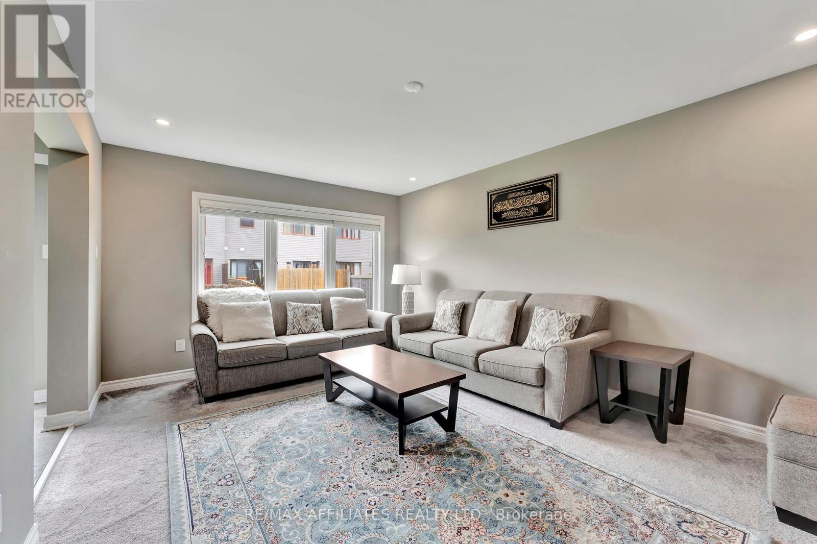 Photo 11 of 625 Trigoria Crescent, Ottawa ON