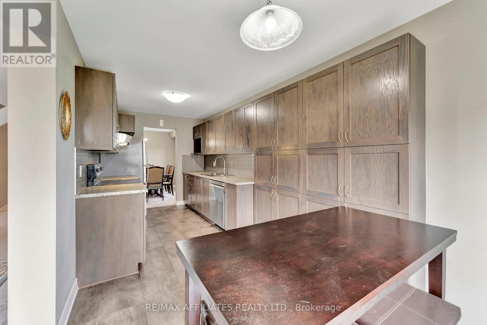 Photo 15 of 625 Trigoria Crescent, Ottawa ON