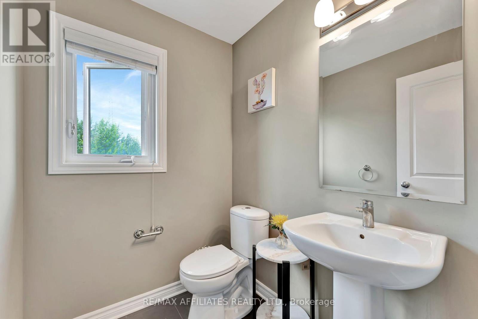 Photo 20 of 625 Trigoria Crescent, Ottawa ON