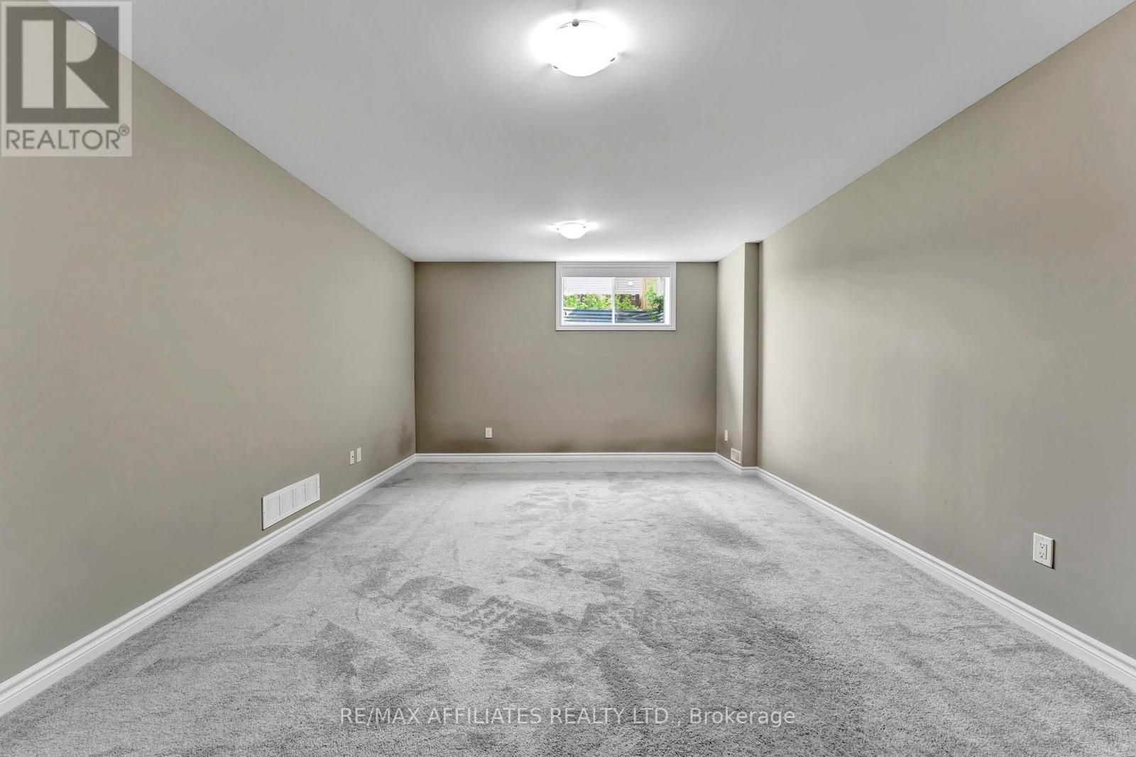Photo 32 of 625 Trigoria Crescent, Ottawa ON