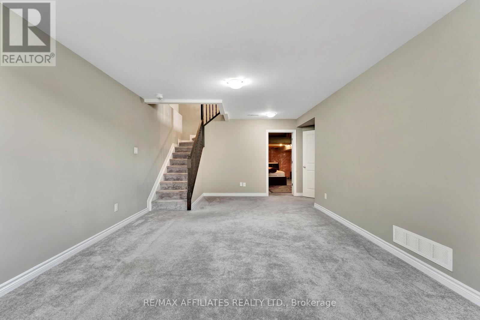 Photo 33 of 625 Trigoria Crescent, Ottawa ON