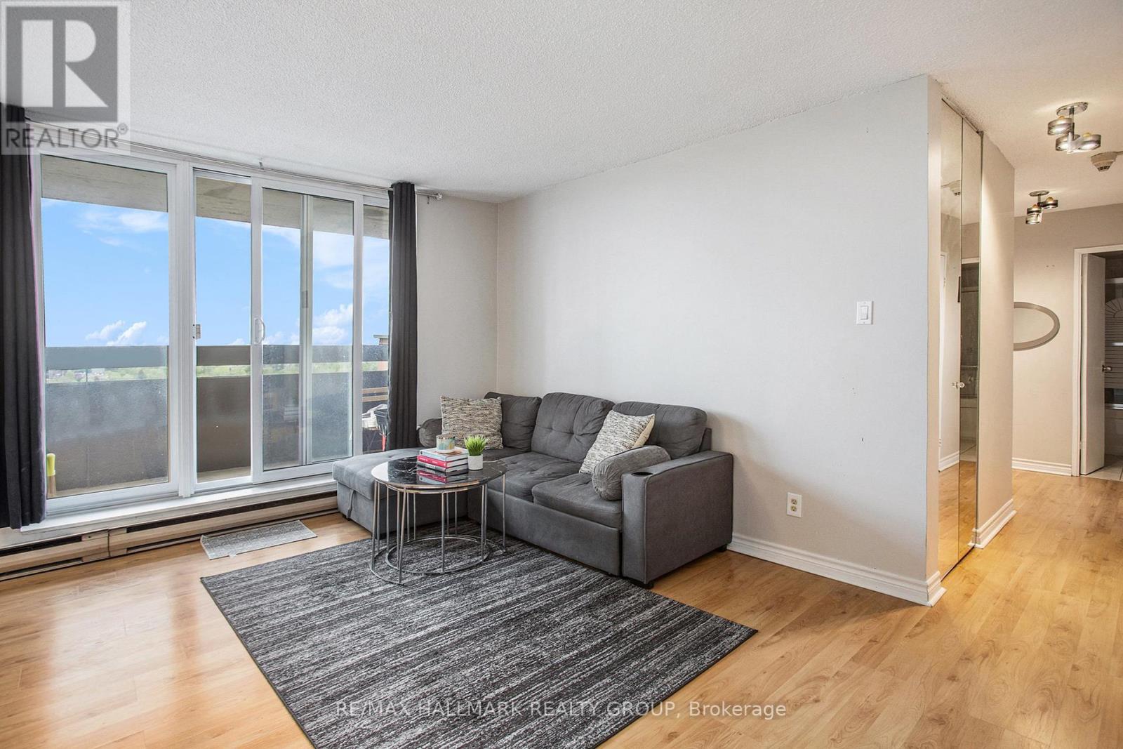 Photo 5 of 1508 2000 Jasmine Crescent, Ottawa ON