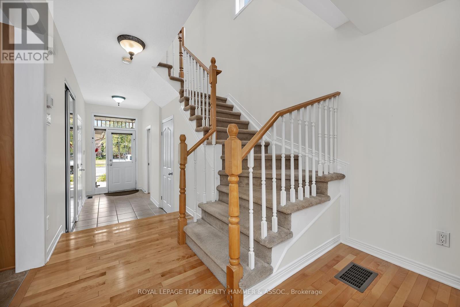 Photo 10 of 682 Wild Shore Crescent, Ottawa ON