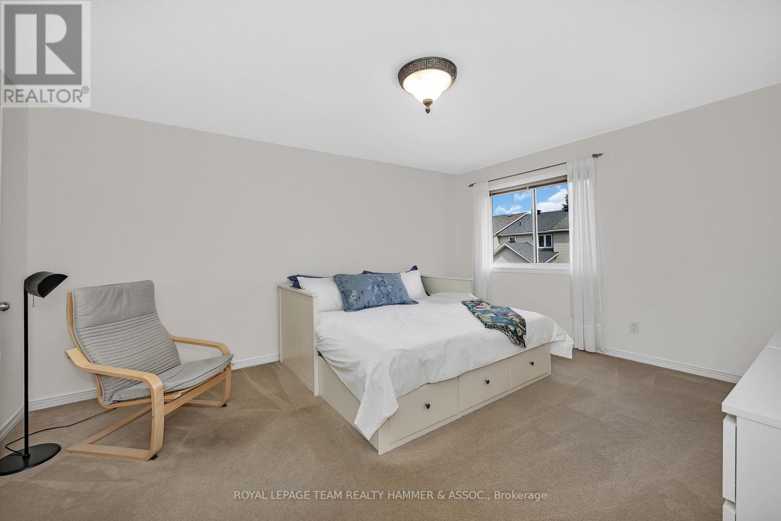 Photo 11 of 682 Wild Shore Crescent, Ottawa ON