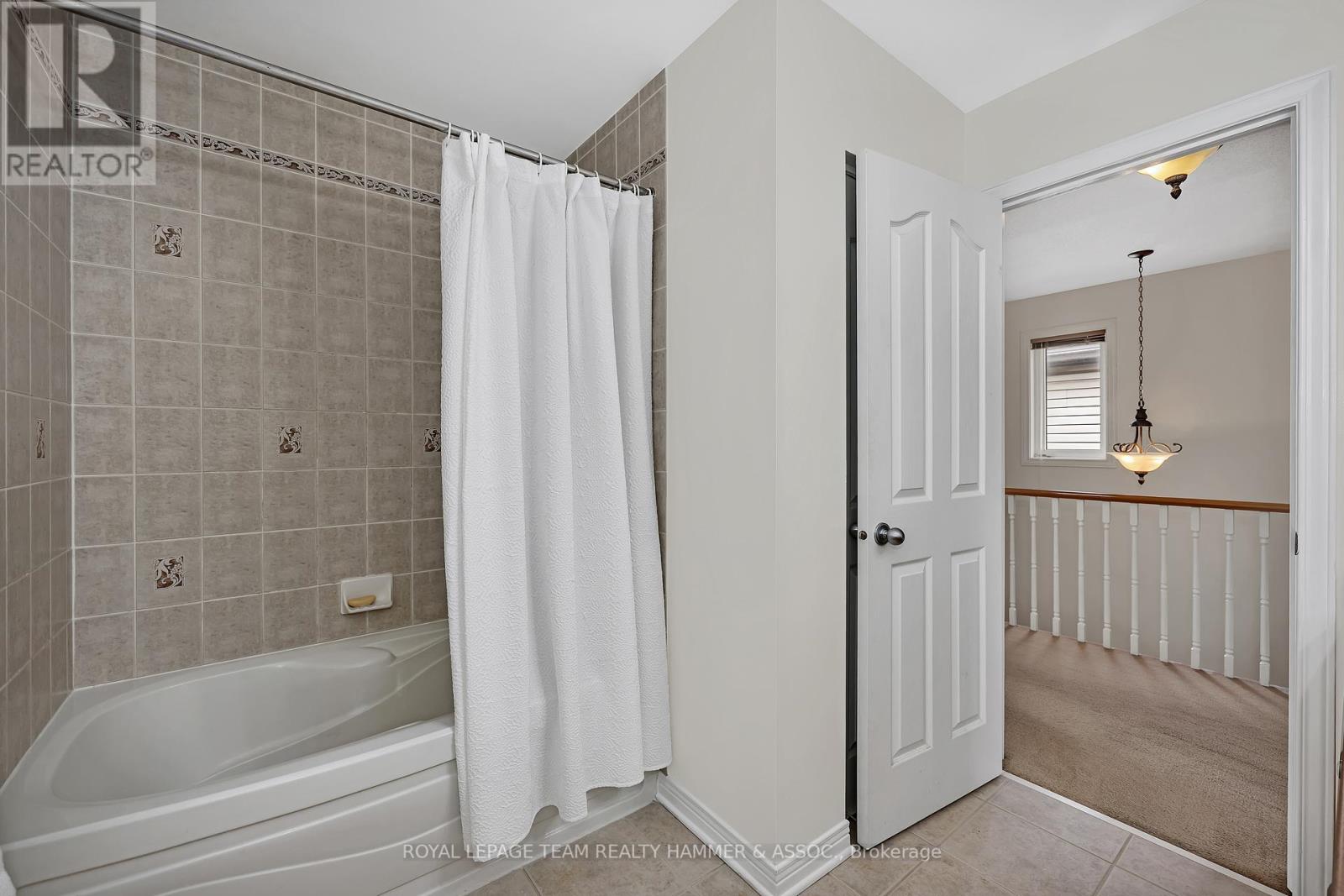 Photo 17 of 682 Wild Shore Crescent, Ottawa ON