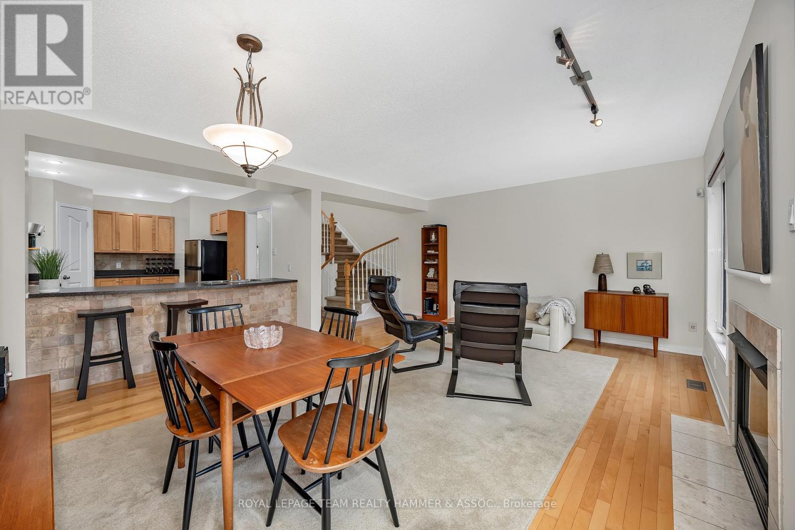 Photo 9 of 682 Wild Shore Crescent, Ottawa ON