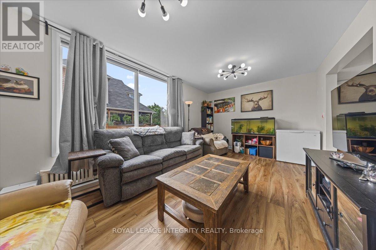 Photo 10 of 301 Zephyr Avenue, Ottawa ON