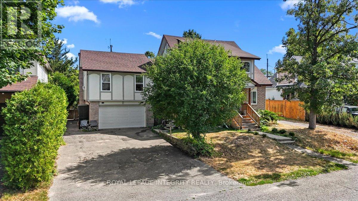 Photo 2 of 301 Zephyr Avenue, Ottawa ON