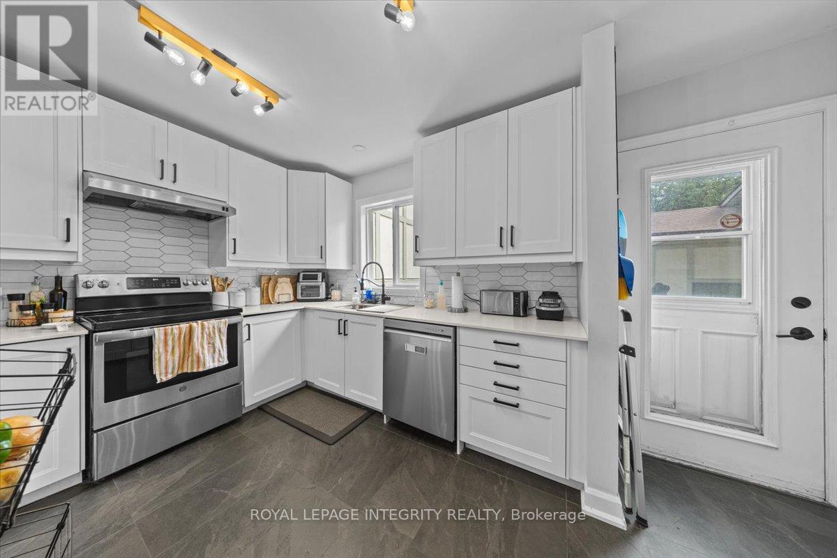 Photo 25 of 301 Zephyr Avenue, Ottawa ON