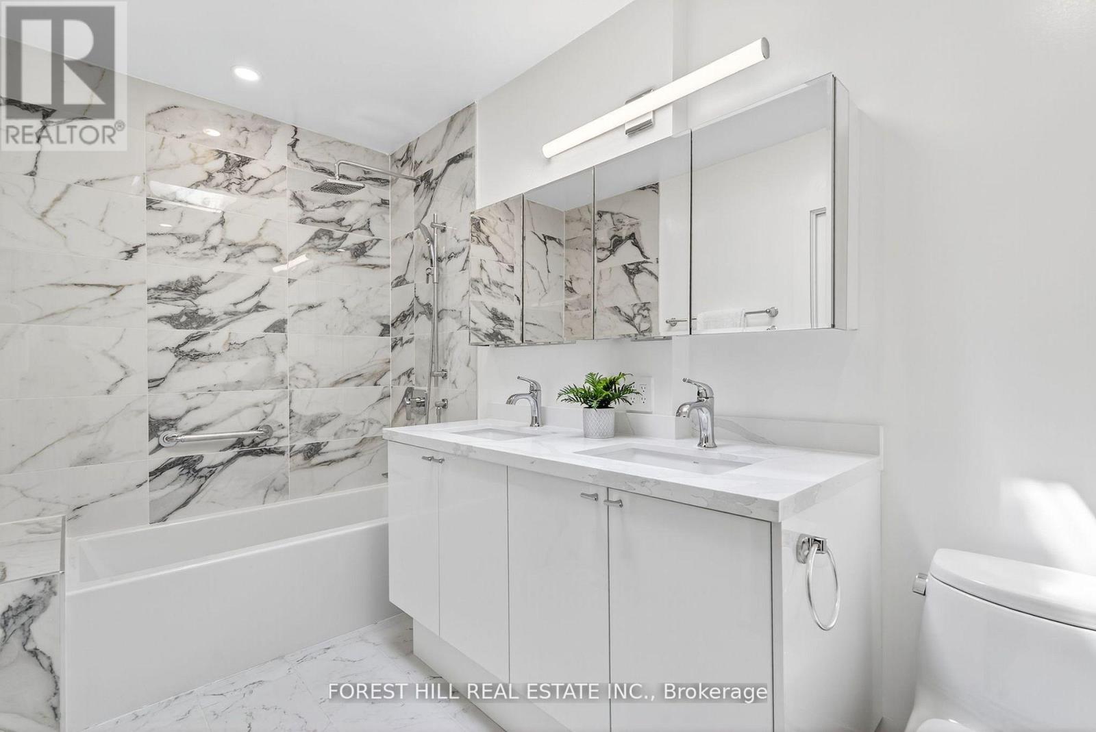 Photo 18 of 9 Tadcaster Place, Toronto ON