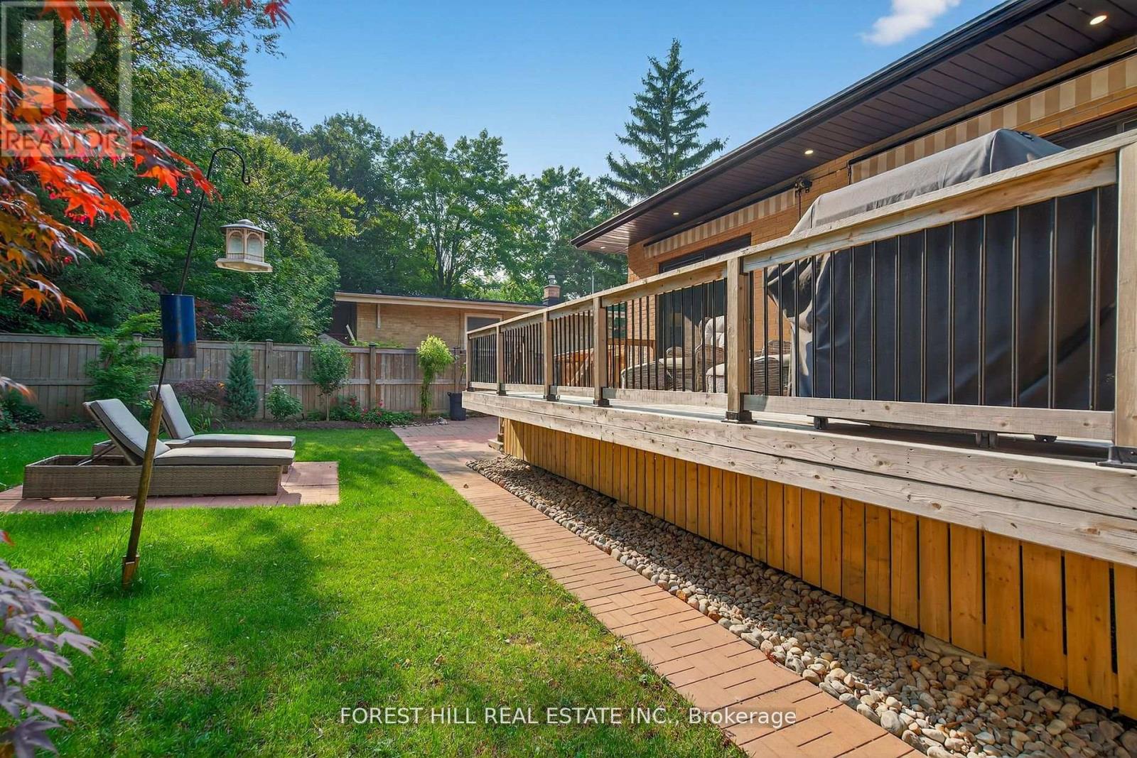 Photo 34 of 9 Tadcaster Place, Toronto ON