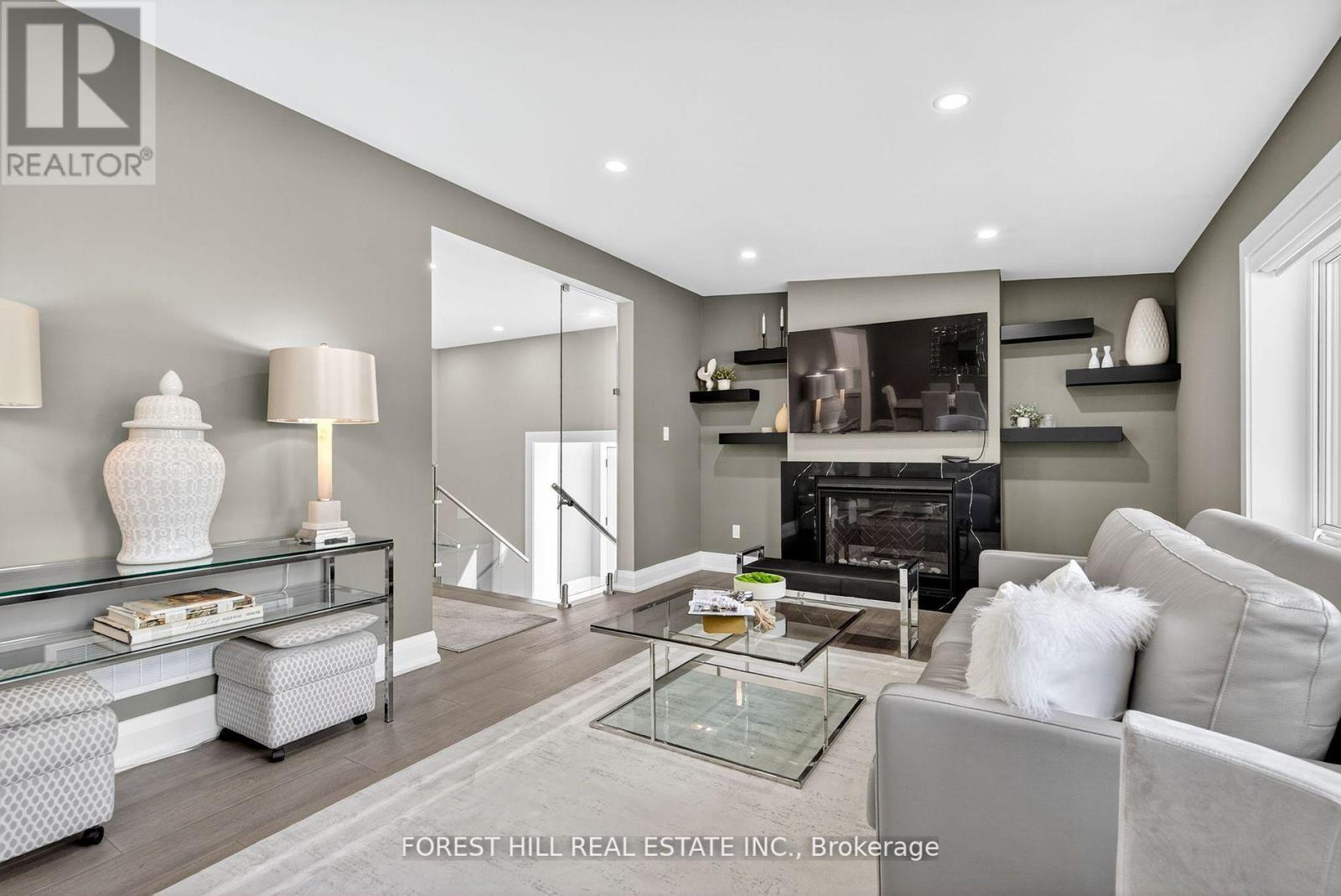 Photo 4 of 9 Tadcaster Place, Toronto ON