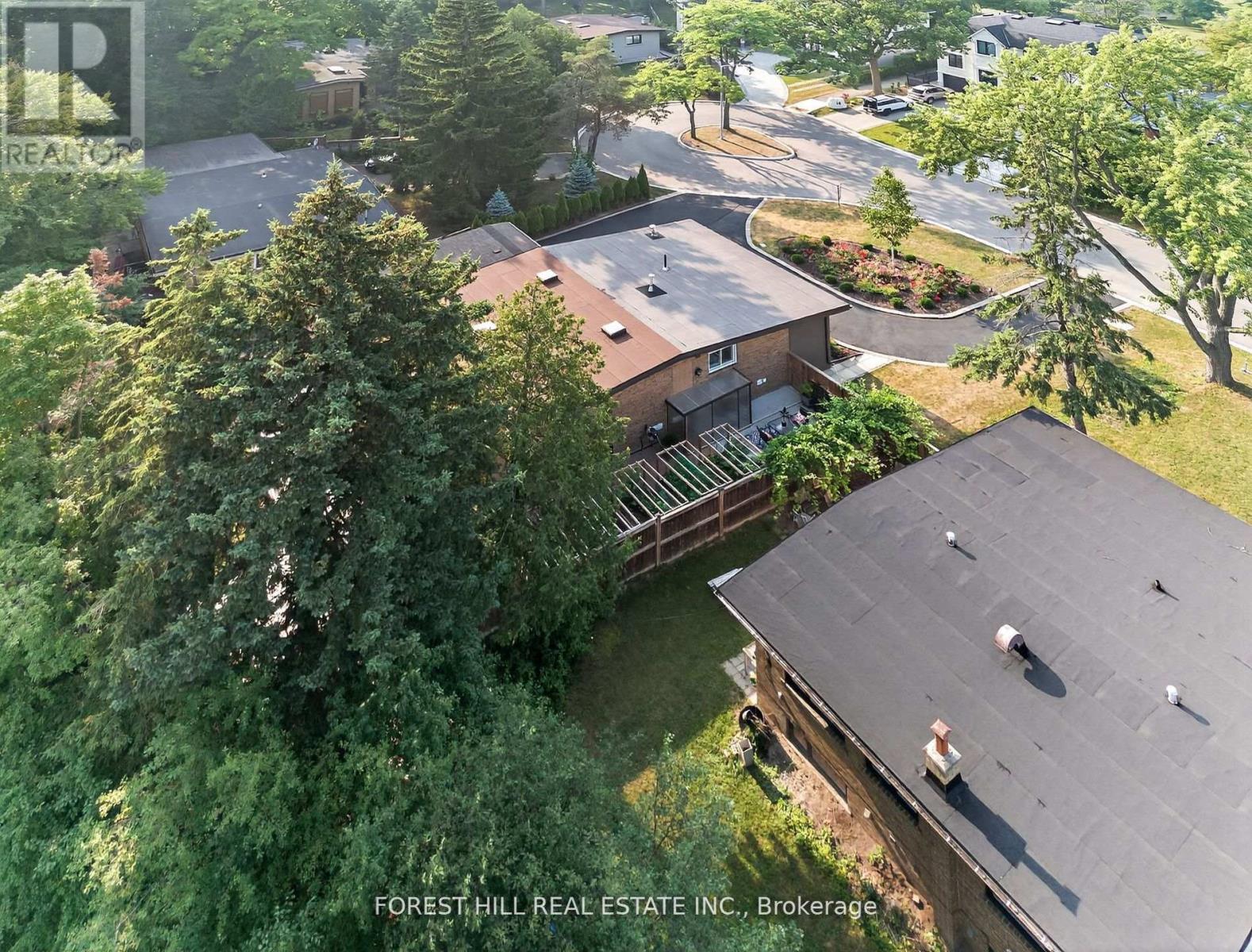 Photo 41 of 9 Tadcaster Place, Toronto ON