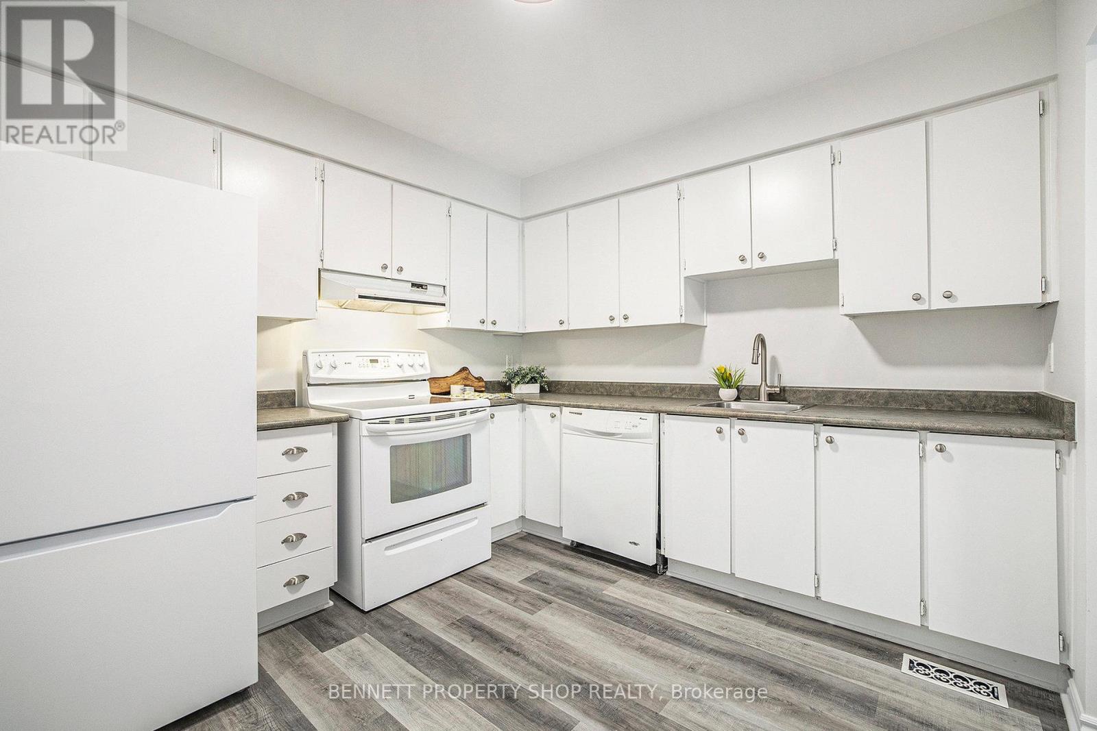 Photo 11 of 43 Clarkson Crescent, Ottawa ON
