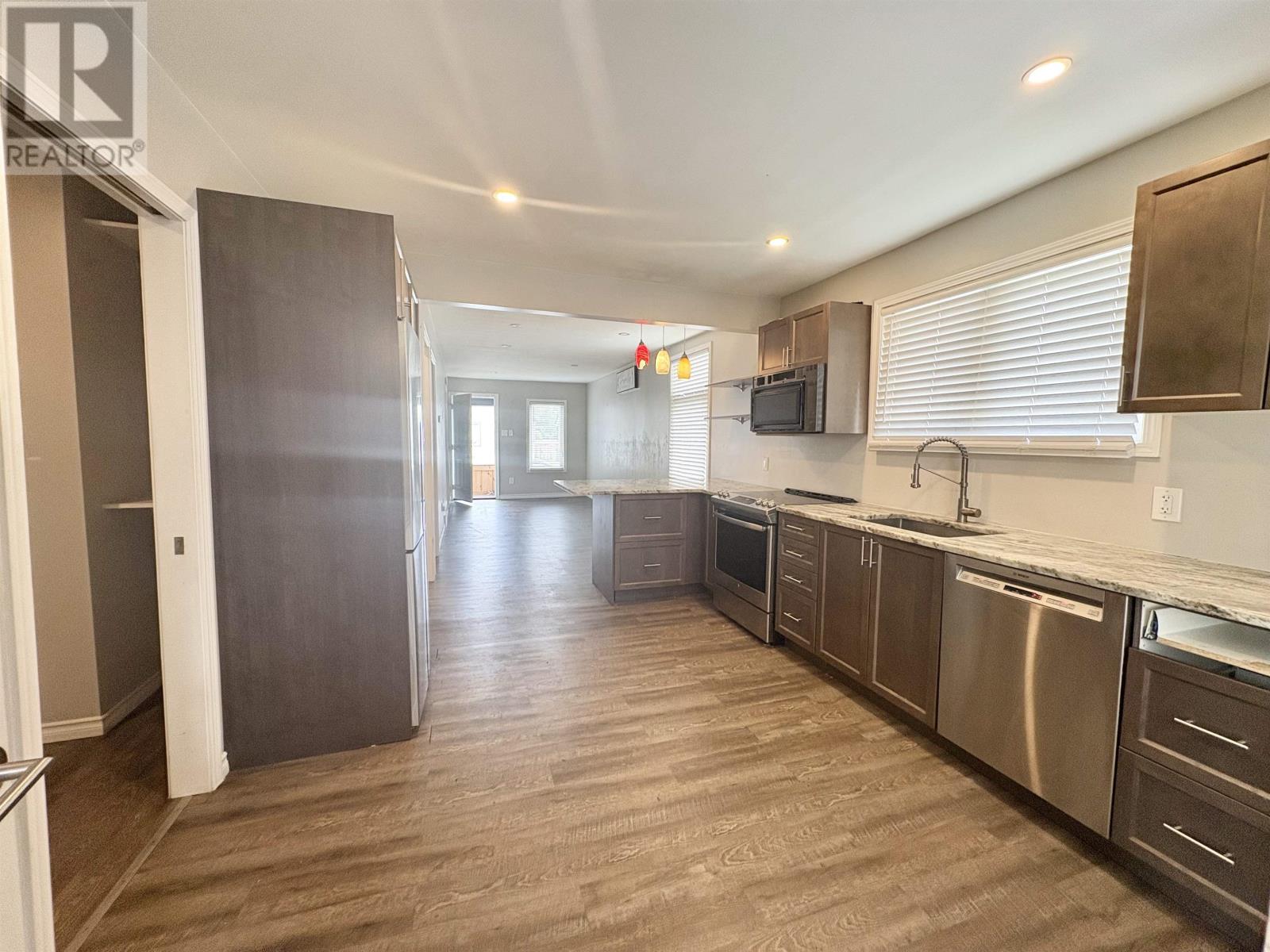 Photo 10 of 1218 Rosedale Ave, Thunder Bay ON