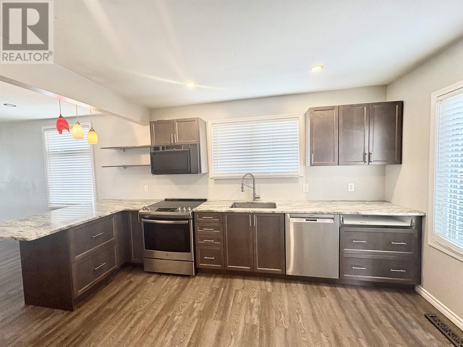 Photo 11 of 1218 Rosedale Ave, Thunder Bay ON