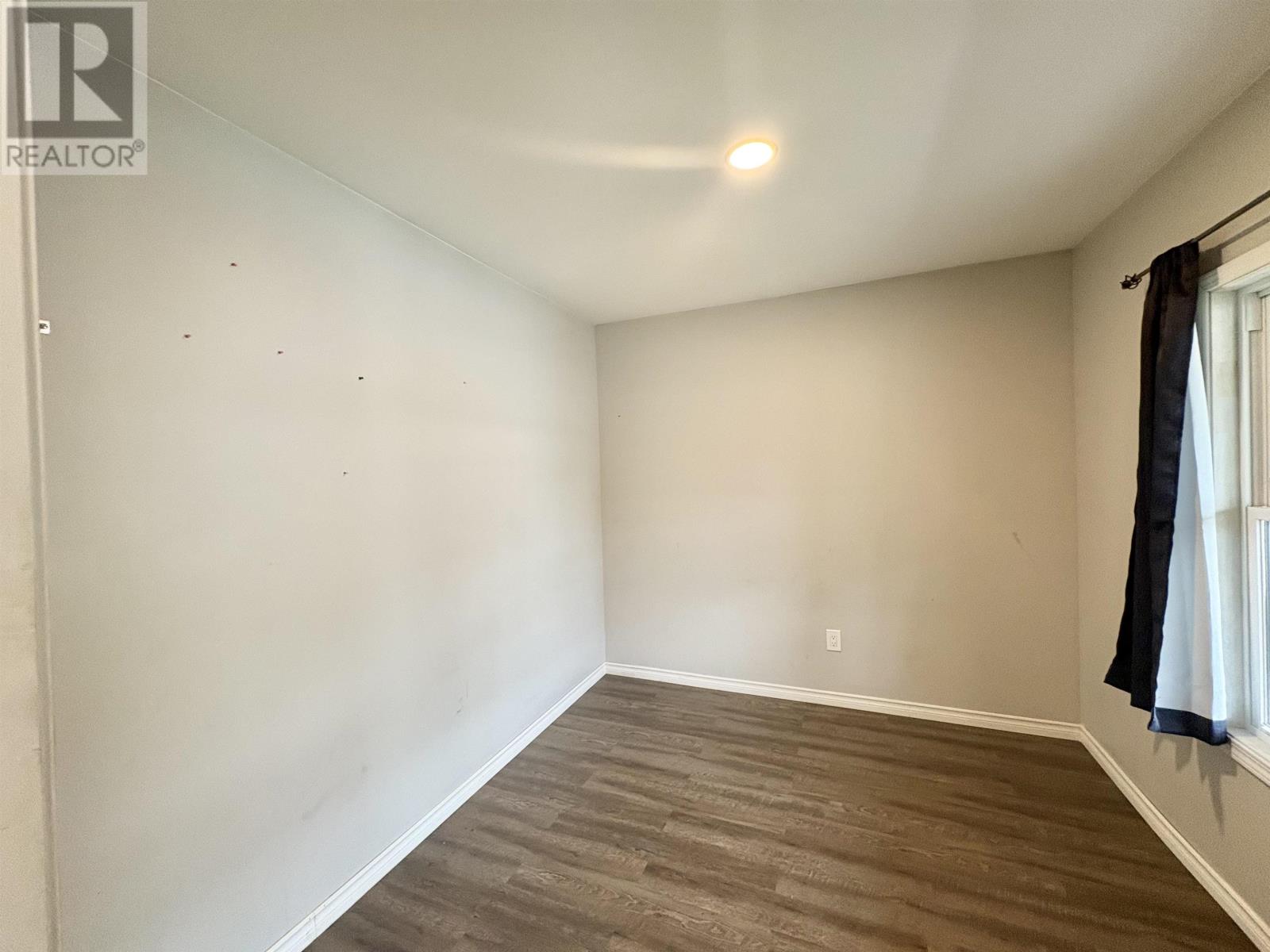 Photo 15 of 1218 Rosedale Ave, Thunder Bay ON