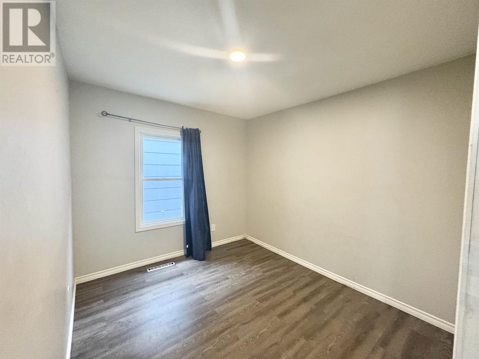 Photo 17 of 1218 Rosedale Ave, Thunder Bay ON