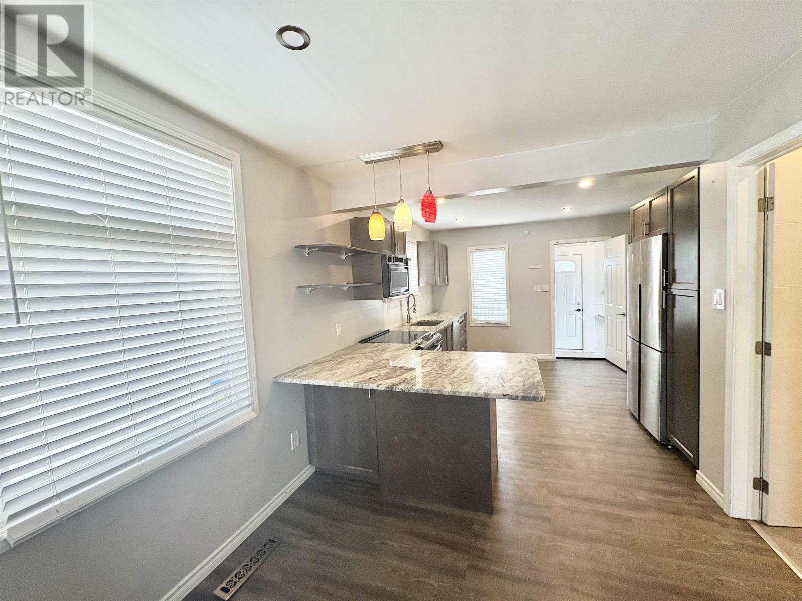 Photo 7 of 1218 Rosedale Ave, Thunder Bay ON