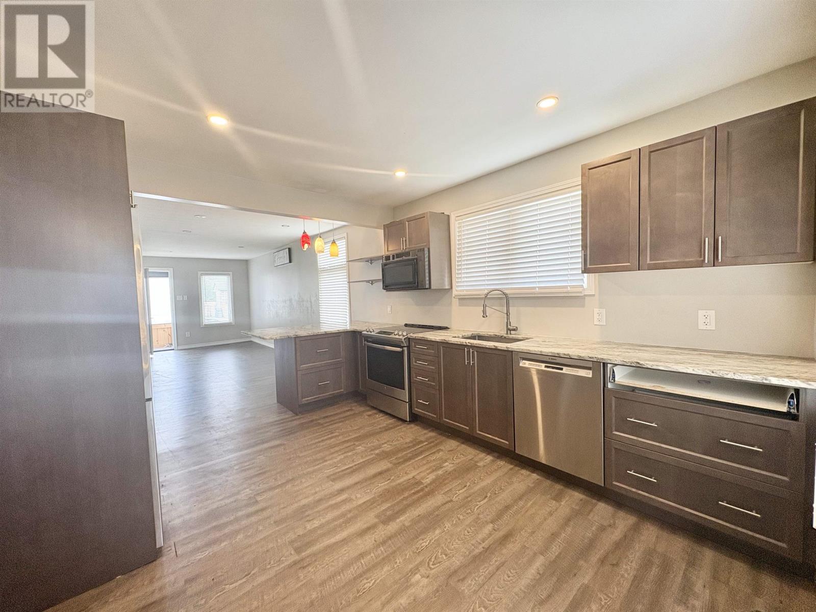 Photo 9 of 1218 Rosedale Ave, Thunder Bay ON