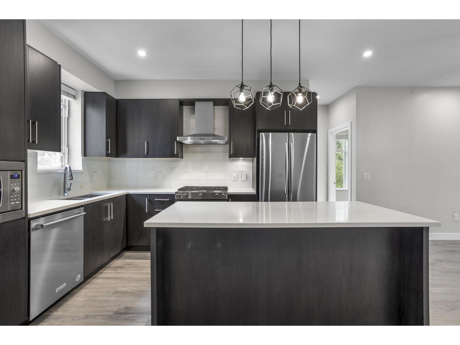 Photo 7 of 306 15436 31 Avenue, Surrey BC