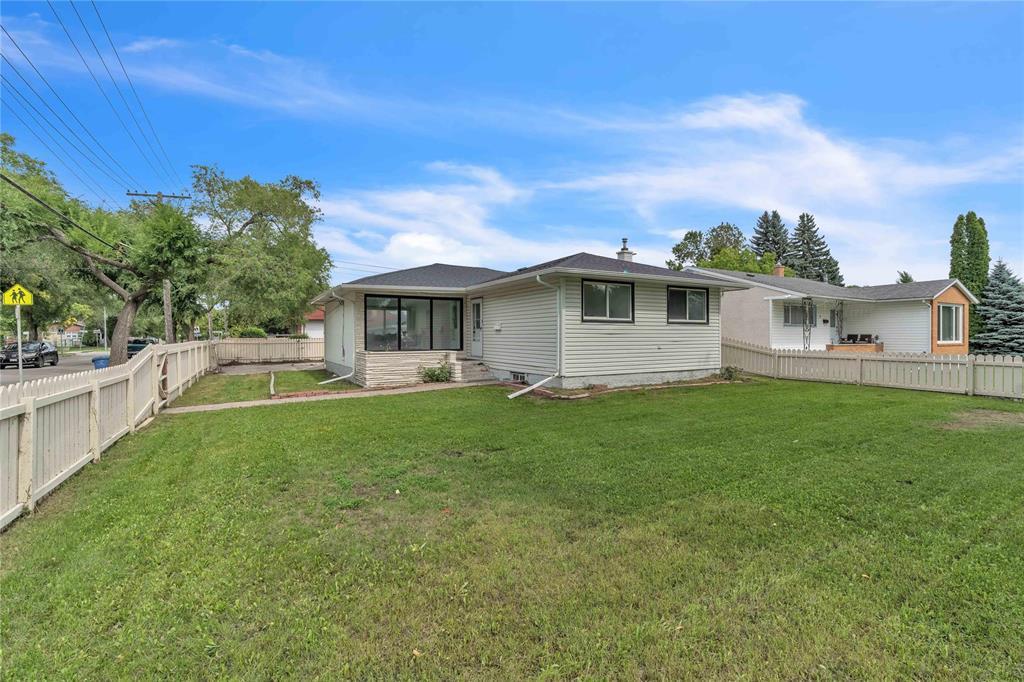 Photo 1 of 1 Primrose Crescent, Winnipeg MB