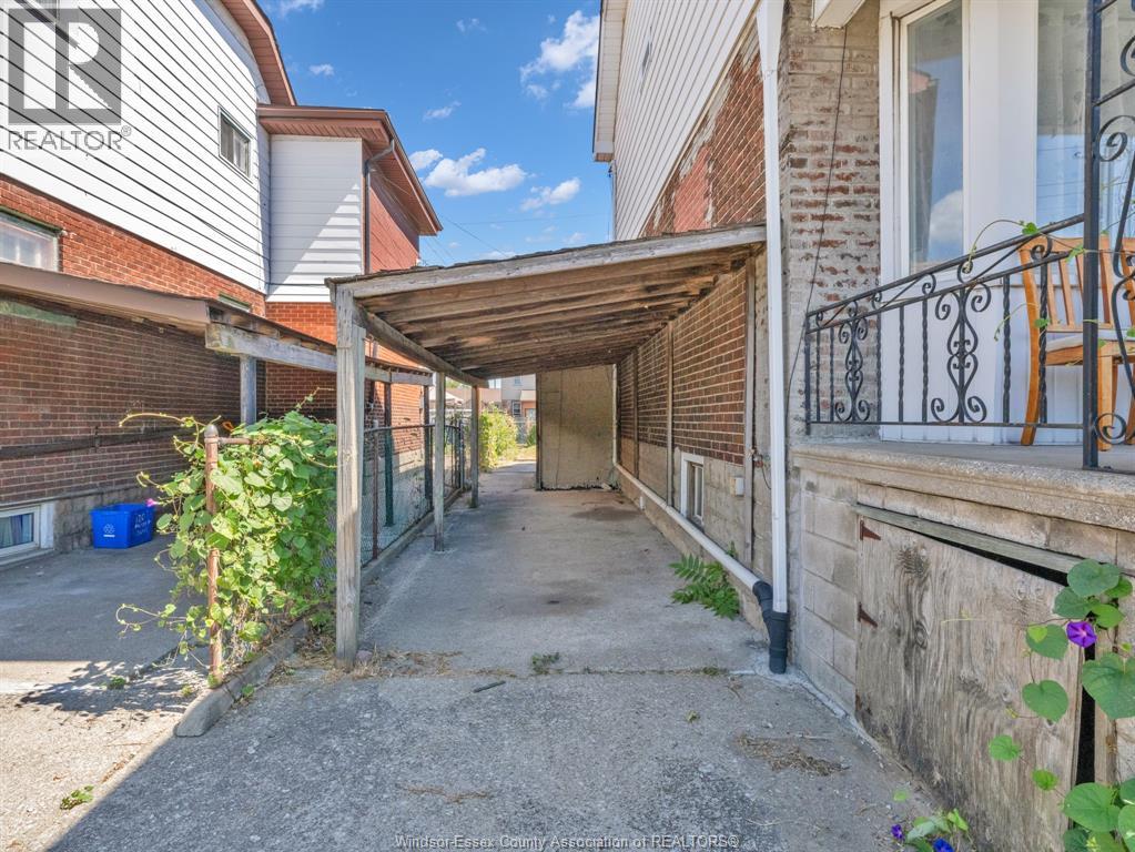 Photo 5 of 1124 Mercer Street, Windsor ON