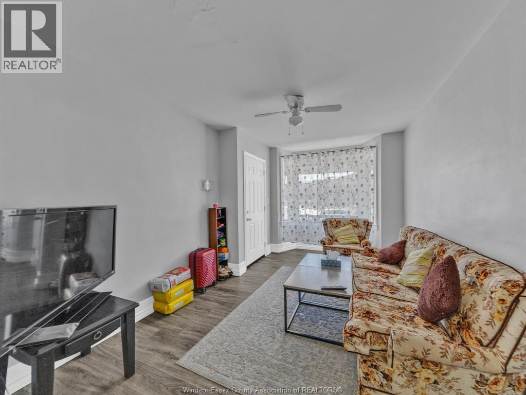 Photo 8 of 1124 Mercer Street, Windsor ON