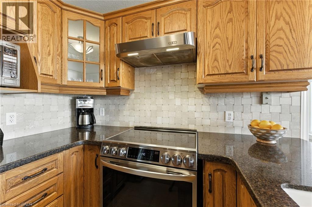 Photo 16 of 62 Zeller Drive, Kitchener ON
