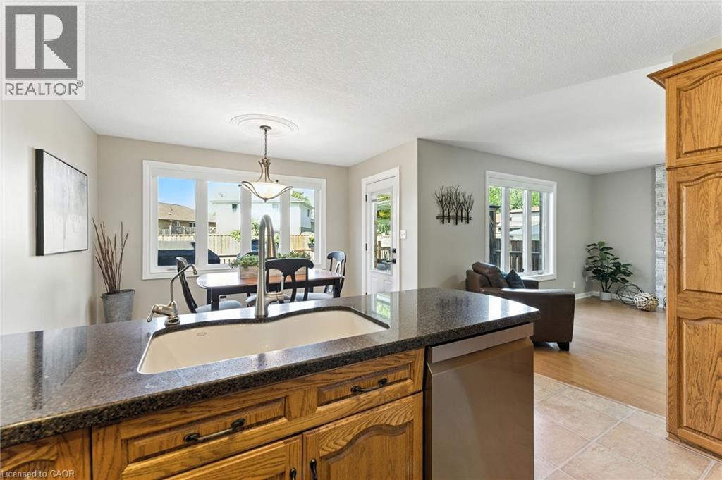 Photo 17 of 62 Zeller Drive, Kitchener ON