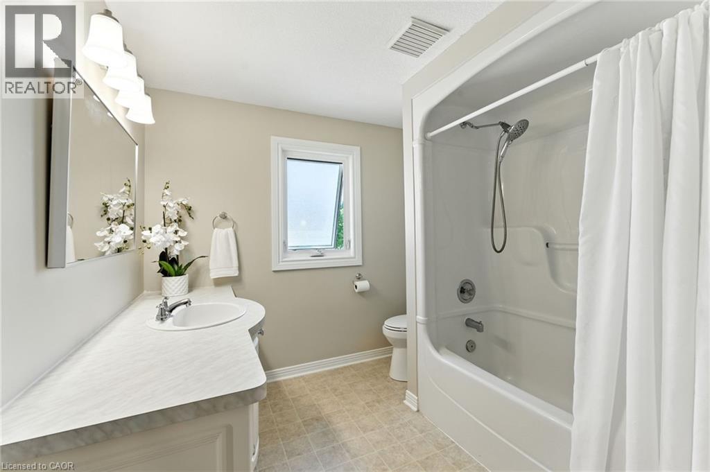 Photo 28 of 62 Zeller Drive, Kitchener ON