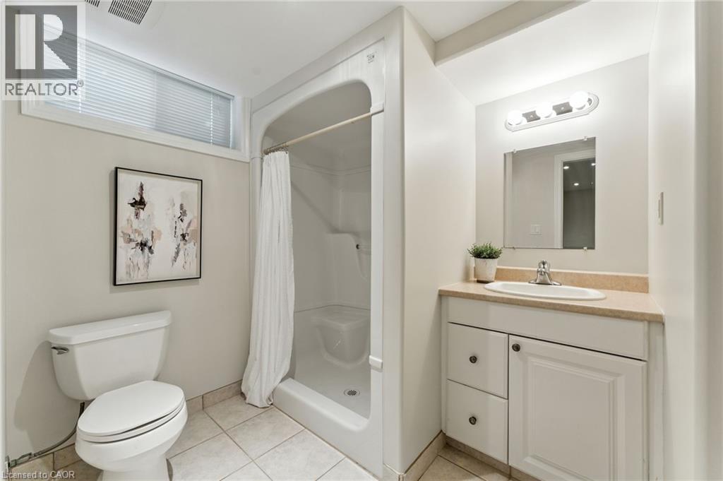 Photo 35 of 62 Zeller Drive, Kitchener ON
