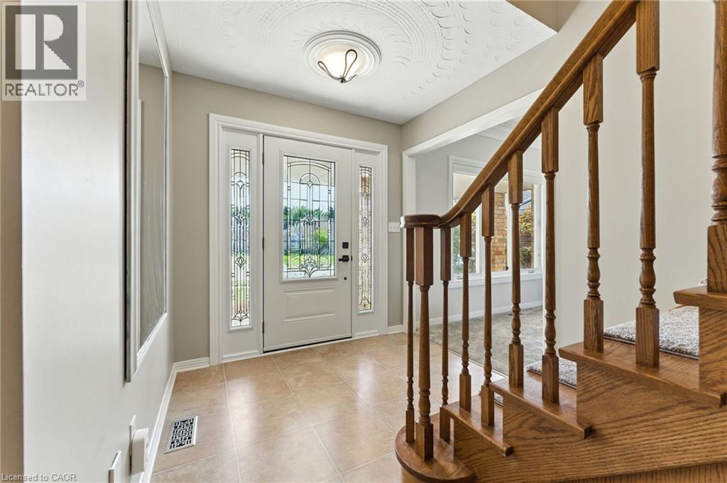 Photo 5 of 62 Zeller Drive, Kitchener ON