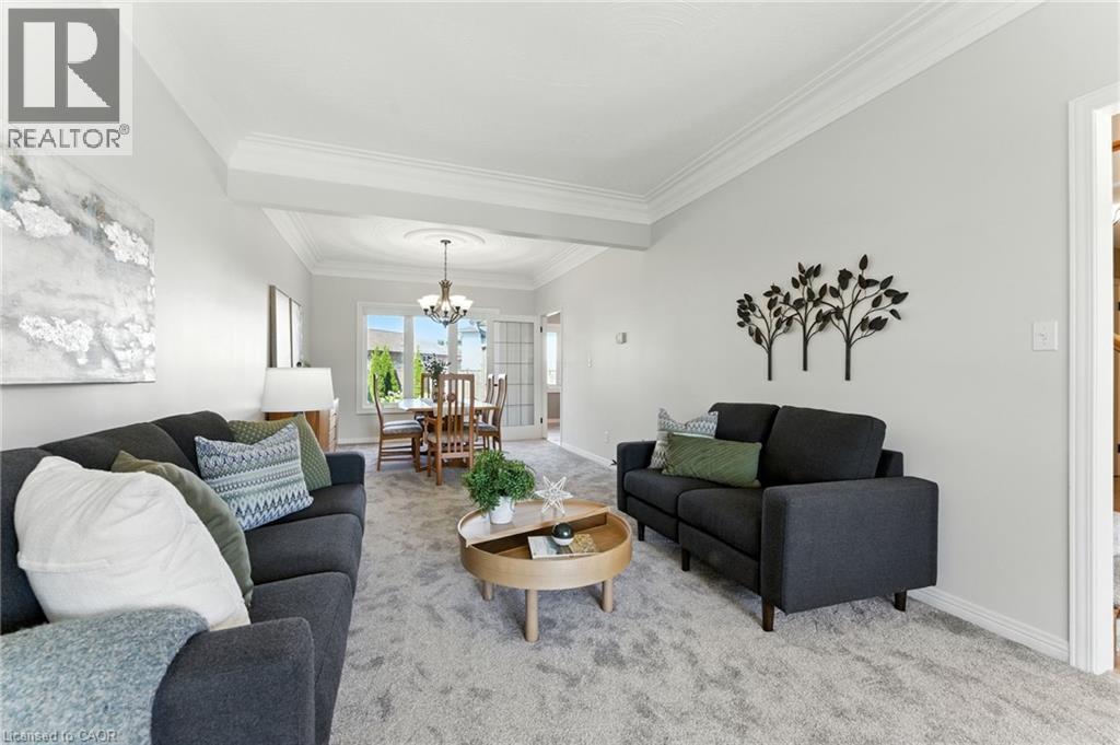 Photo 8 of 62 Zeller Drive, Kitchener ON