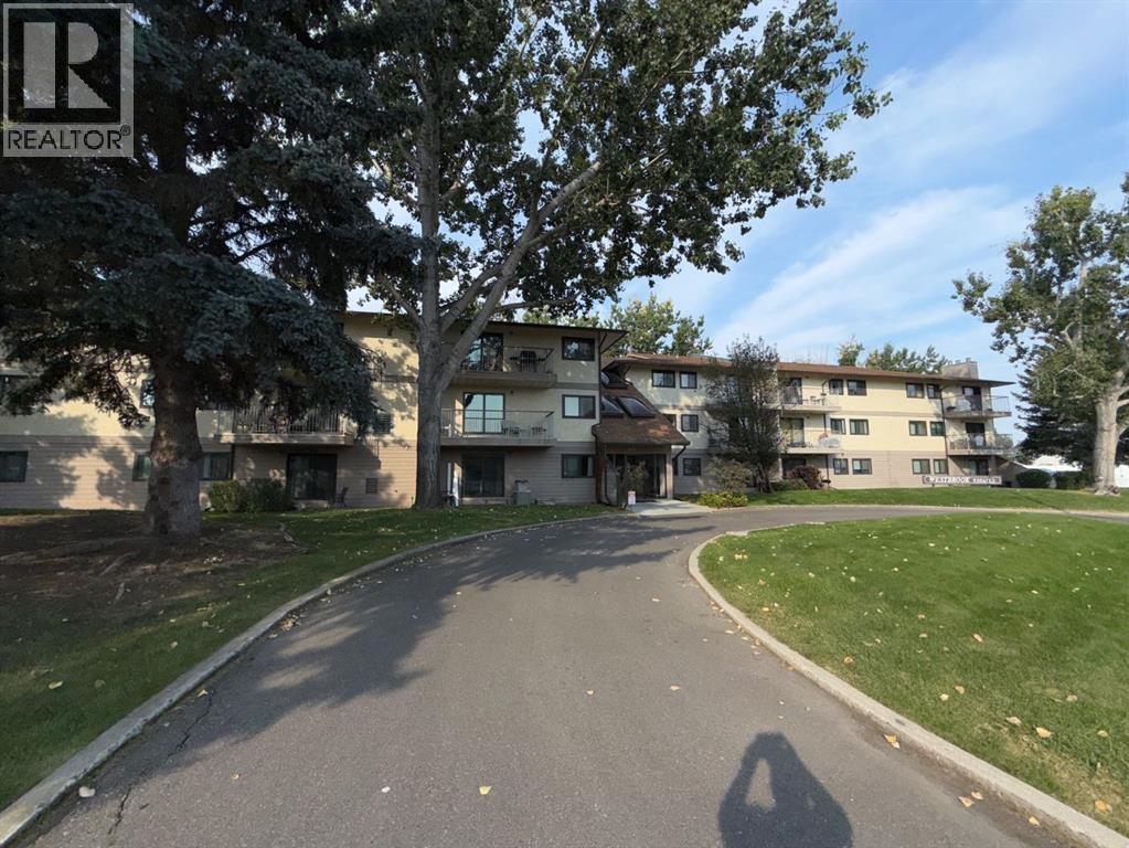 Photo 1 of 210 855 Columbia Boulevard W, Lethbridge AB
