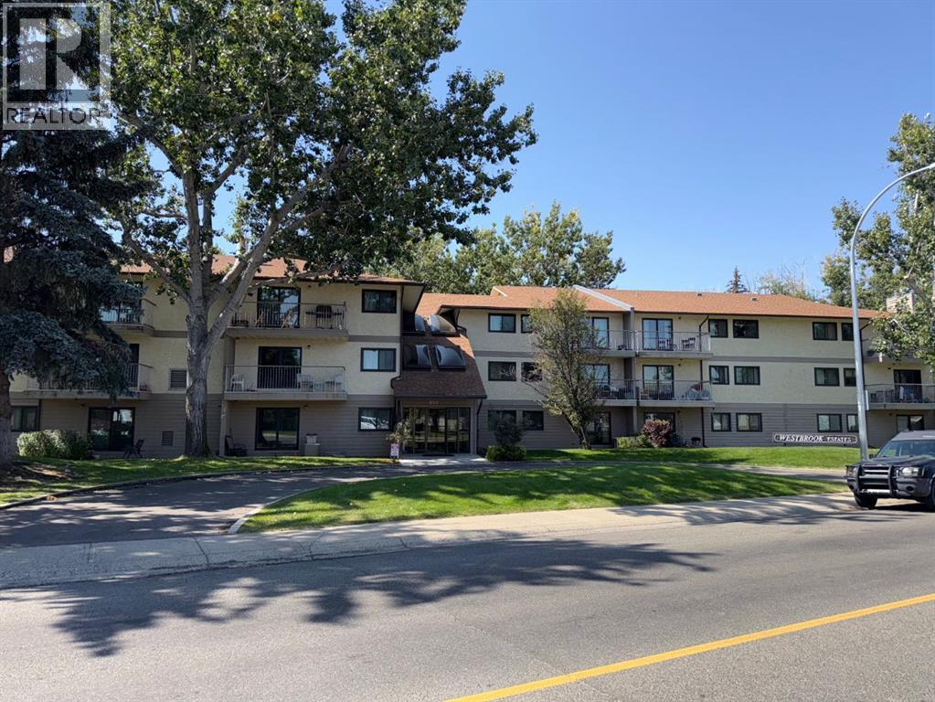 Photo 2 of 210 855 Columbia Boulevard W, Lethbridge AB