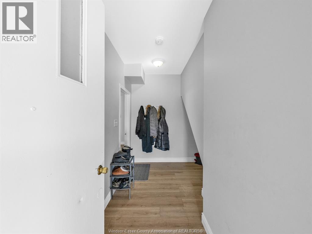 Photo 7 of 364 Crawford Avenue, Windsor ON