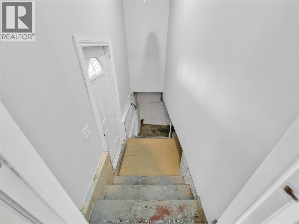 Photo 16 of 364 Crawford Avenue, Windsor ON