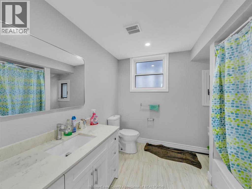 Photo 10 of 364 Crawford Avenue, Windsor ON