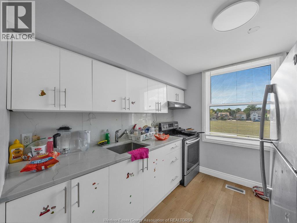 Photo 32 of 364 Crawford Avenue, Windsor ON