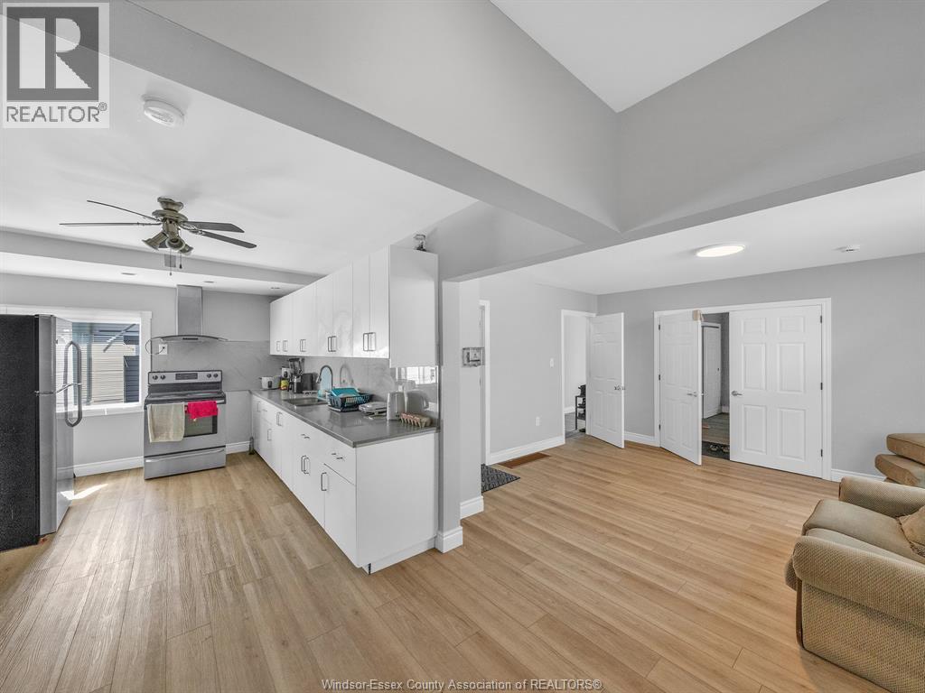 Photo 12 of 364 Crawford Avenue, Windsor ON