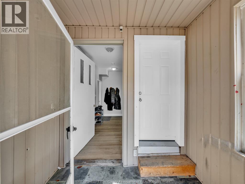 Photo 5 of 364 Crawford Avenue, Windsor ON