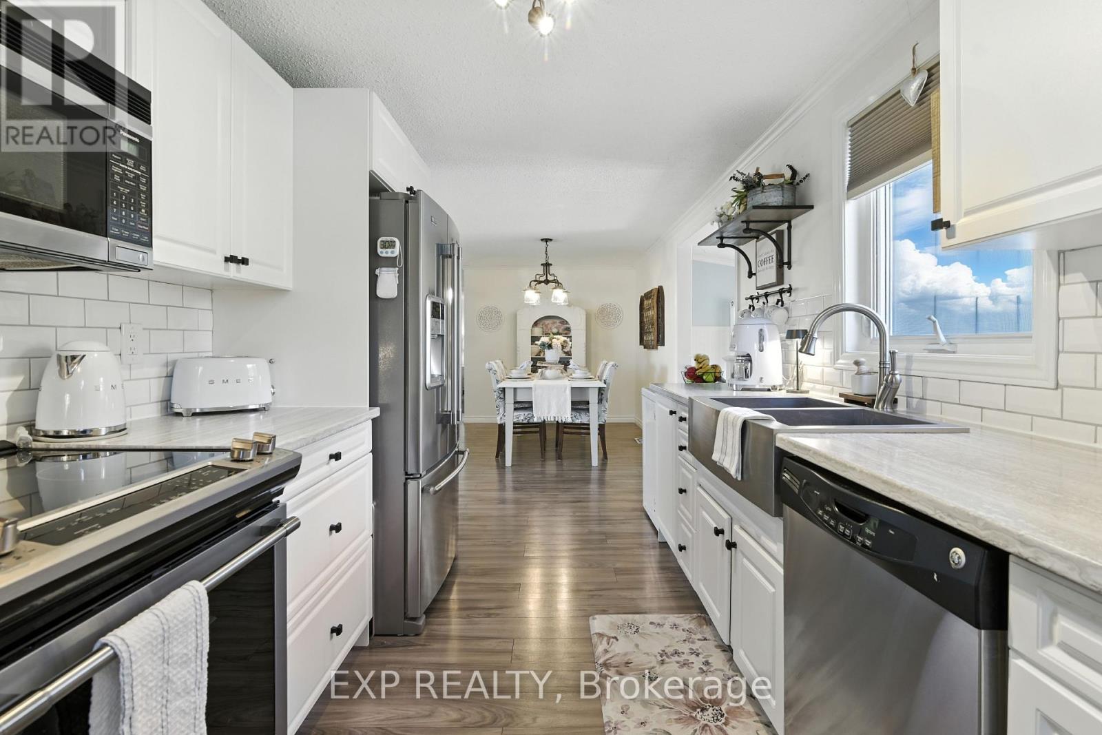 Photo 12 of 44 Bluffs Road, Clarington ON
